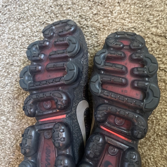 Nike Vapormax - Picture 3 of 5